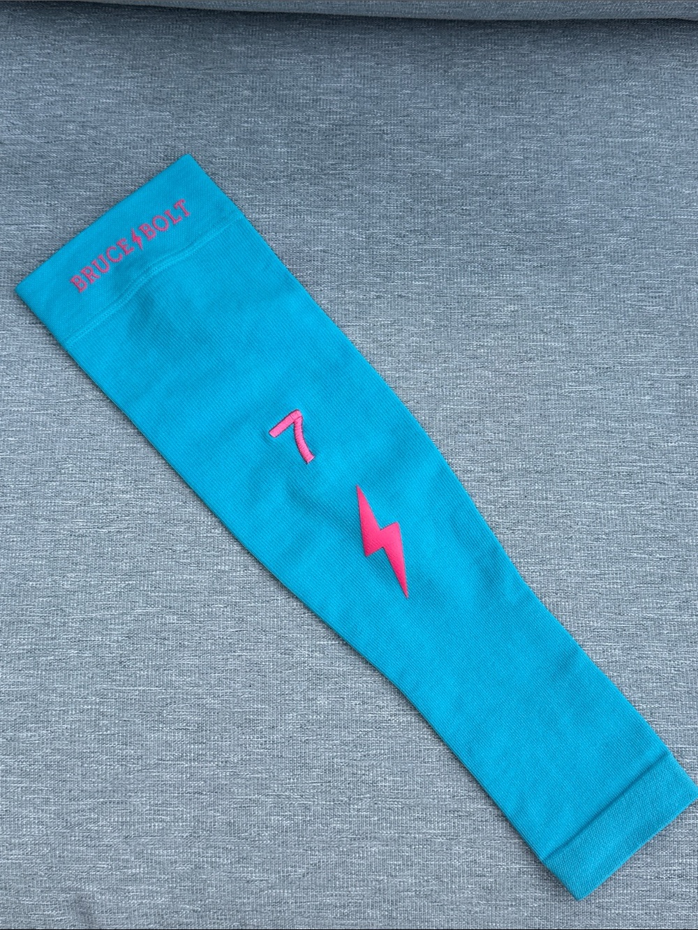 ⚾️ Mens’ turquoise BRUCE⚡️BOLT Compression ARM Sleeve with Pink Accents